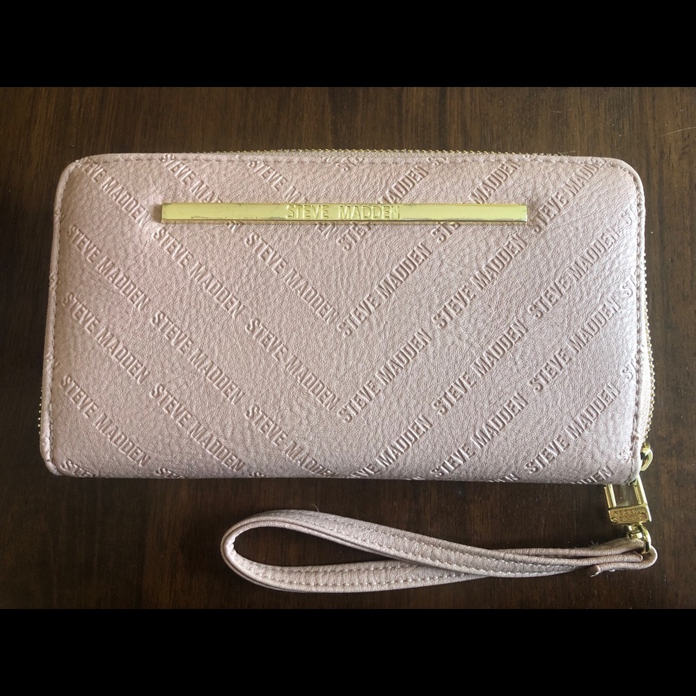 Steve Madden Wallet with Wristlet